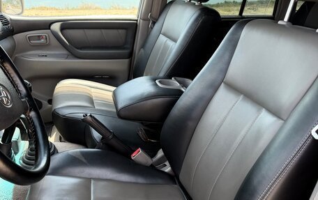 Toyota Land Cruiser 100 рестайлинг 2, 2007 год, 4 000 000 рублей, 16 фотография