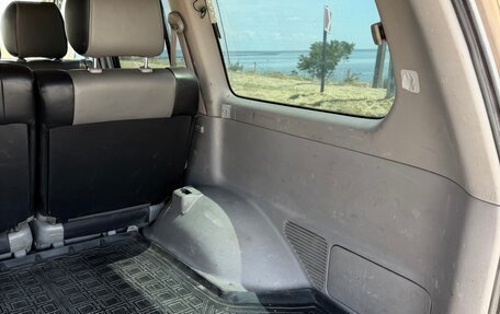 Toyota Land Cruiser 100 рестайлинг 2, 2007 год, 4 000 000 рублей, 18 фотография