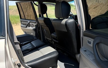 Toyota Land Cruiser 100 рестайлинг 2, 2007 год, 4 000 000 рублей, 20 фотография