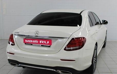 Mercedes-Benz E-Класс, 2019 год, 4 300 000 рублей, 8 фотография