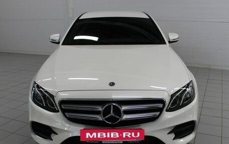 Mercedes-Benz E-Класс, 2019 год, 4 300 000 рублей, 2 фотография