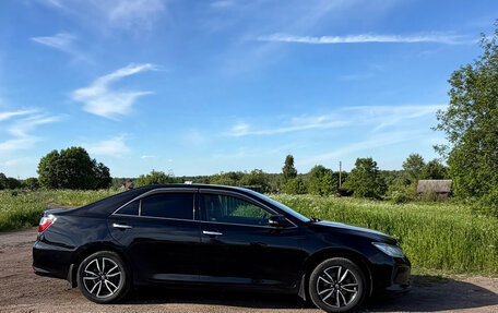 Toyota Camry, 2017 год, 2 300 000 рублей, 3 фотография