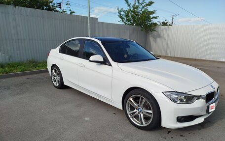 BMW 3 серия, 2013 год, 1 750 000 рублей, 3 фотография