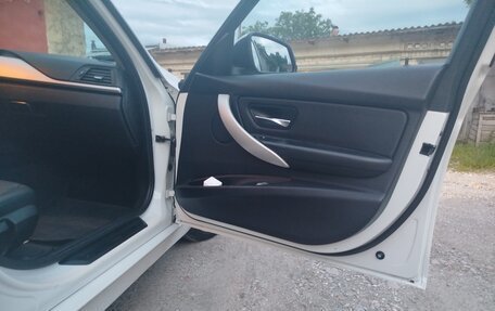 BMW 3 серия, 2013 год, 1 750 000 рублей, 10 фотография