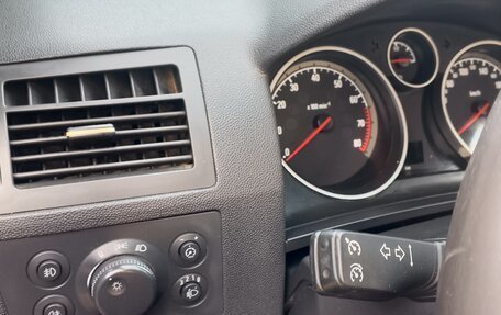 Opel Zafira B, 2007 год, 580 000 рублей, 39 фотография