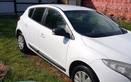 Renault Megane III, 2012 год, 400 000 рублей, 2 фотография