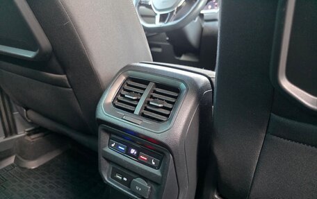 Volkswagen Tiguan II, 2019 год, 2 340 000 рублей, 15 фотография