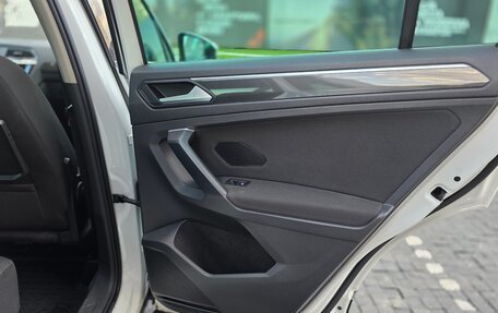 Volkswagen Tiguan II, 2019 год, 2 340 000 рублей, 19 фотография