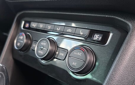 Volkswagen Tiguan II, 2019 год, 2 340 000 рублей, 21 фотография