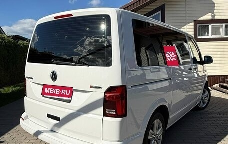 Volkswagen Multivan T6 рестайлинг, 2021 год, 6 000 000 рублей, 3 фотография
