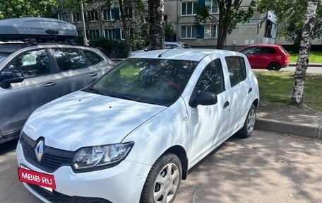 Renault Sandero II рестайлинг, 2015 год, 500 000 рублей, 2 фотография