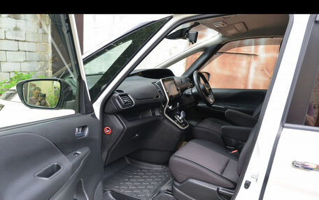 Nissan Serena IV, 2018 год, 1 860 000 рублей, 10 фотография