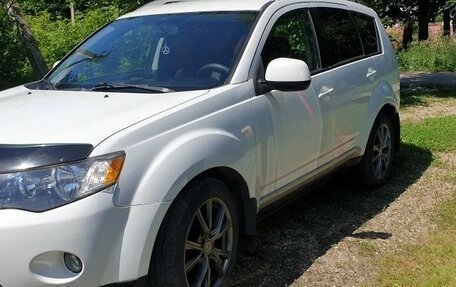 Mitsubishi Outlander III рестайлинг 3, 2008 год, 1 050 000 рублей, 2 фотография