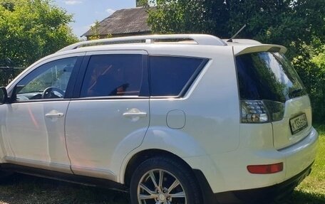 Mitsubishi Outlander III рестайлинг 3, 2008 год, 1 050 000 рублей, 5 фотография