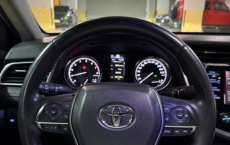 Toyota Camry, 2021 год, 3 200 000 рублей, 10 фотография