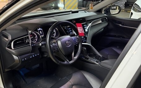 Toyota Camry, 2021 год, 3 200 000 рублей, 11 фотография