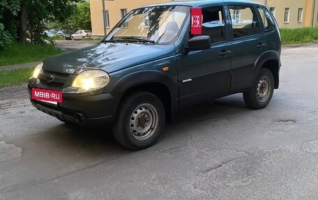 Chevrolet Niva I рестайлинг, 2012 год, 550 000 рублей, 3 фотография