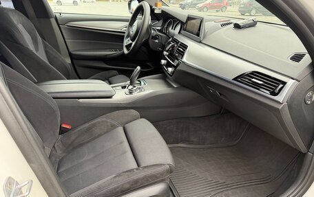 BMW 5 серия, 2018 год, 3 059 000 рублей, 14 фотография