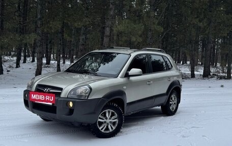 Hyundai Tucson III, 2008 год, 860 000 рублей, 24 фотография