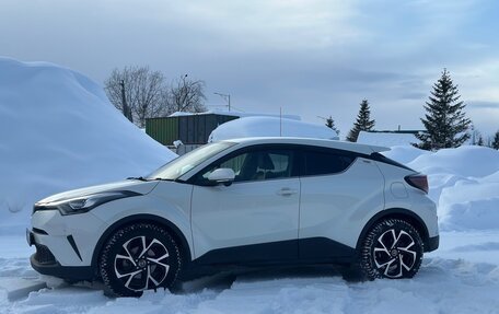 Toyota C-HR I рестайлинг, 2017 год, 1 800 000 рублей, 2 фотография