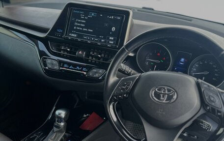 Toyota C-HR I рестайлинг, 2017 год, 1 800 000 рублей, 6 фотография