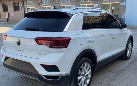 Volkswagen T-Roc I, 2021 год, 2 350 000 рублей, 4 фотография