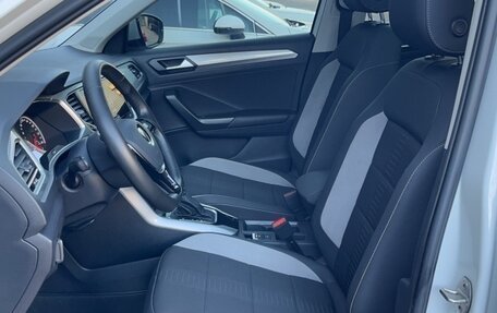 Volkswagen T-Roc I, 2021 год, 2 350 000 рублей, 10 фотография