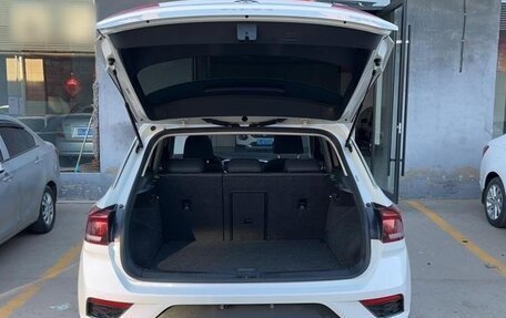 Volkswagen T-Roc I, 2021 год, 2 350 000 рублей, 11 фотография