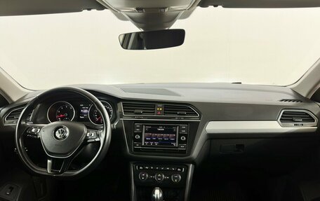 Volkswagen Tiguan II, 2018 год, 2 250 000 рублей, 5 фотография