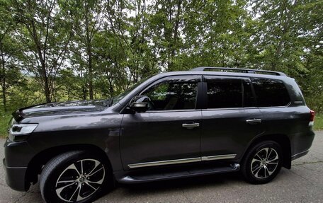 Toyota Land Cruiser 200, 2020 год, 9 300 000 рублей, 3 фотография