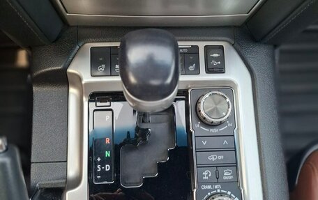 Toyota Land Cruiser 200, 2020 год, 9 300 000 рублей, 26 фотография