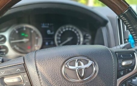 Toyota Land Cruiser 200, 2020 год, 9 300 000 рублей, 25 фотография