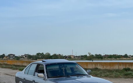 BMW 5 серия, 1989 год, 339 000 рублей, 3 фотография