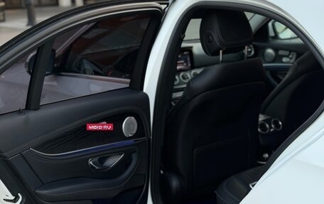 Mercedes-Benz E-Класс, 2019 год, 2 650 000 рублей, 19 фотография