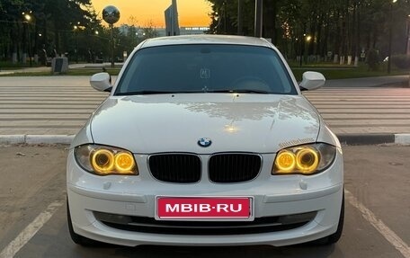 BMW 1 серия, 2011 год, 900 000 рублей, 1 фотография