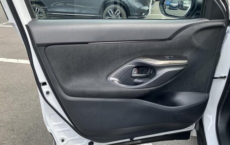 Toyota Yaris Cross, 2022 год, 1 493 000 рублей, 14 фотография