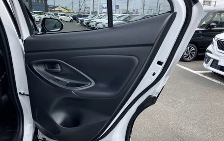 Toyota Yaris Cross, 2022 год, 1 493 000 рублей, 13 фотография