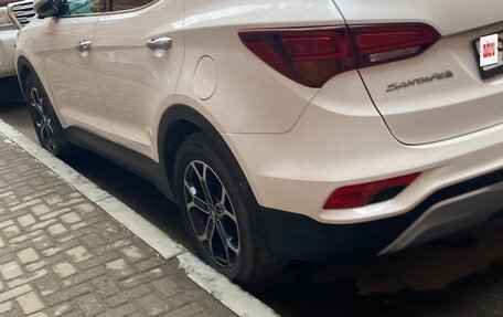 Hyundai Santa Fe III рестайлинг, 2016 год, 2 400 000 рублей, 2 фотография