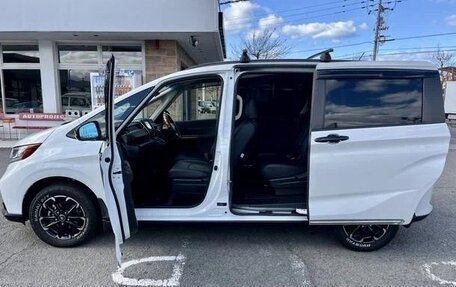 Honda Freed II, 2022 год, 1 492 000 рублей, 2 фотография