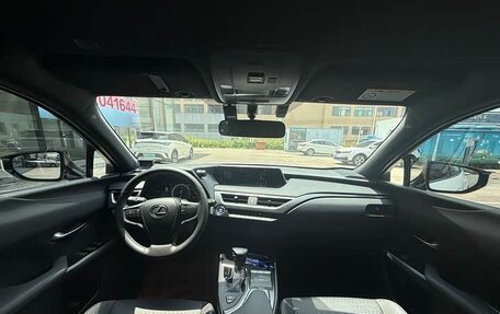 Lexus UX I, 2022 год, 2 345 000 рублей, 7 фотография