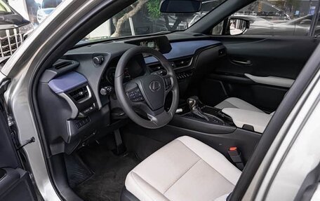 Lexus UX I, 2021 год, 2 350 000 рублей, 6 фотография