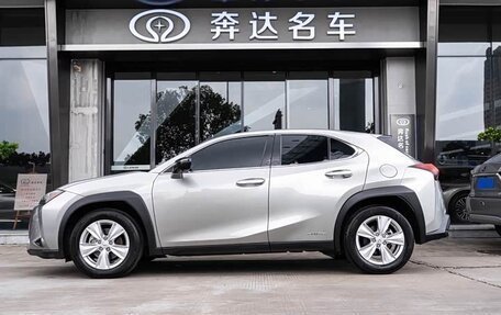 Lexus UX I, 2021 год, 2 350 000 рублей, 4 фотография