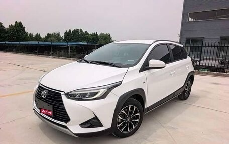 Toyota Yaris XP150 рестайлинг, 2022 год, 910 000 рублей, 1 фотография