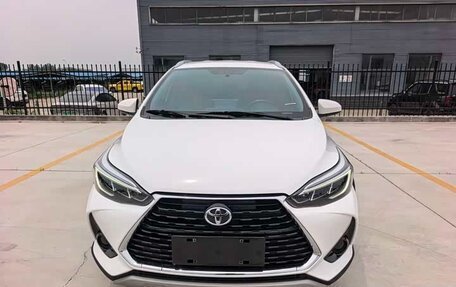 Toyota Yaris XP150 рестайлинг, 2022 год, 910 000 рублей, 3 фотография