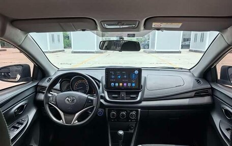 Toyota Yaris XP150 рестайлинг, 2022 год, 910 000 рублей, 10 фотография