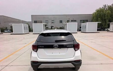 Toyota Yaris XP150 рестайлинг, 2022 год, 910 000 рублей, 7 фотография