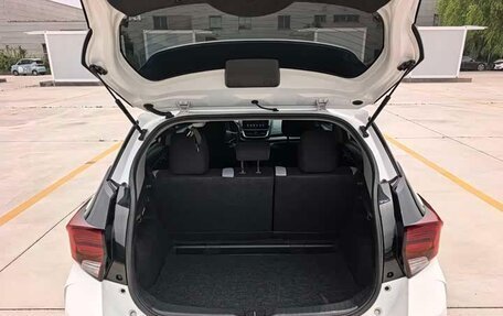 Toyota Yaris XP150 рестайлинг, 2022 год, 910 000 рублей, 17 фотография