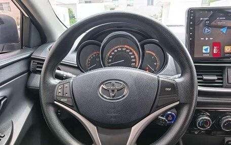 Toyota Yaris XP150 рестайлинг, 2022 год, 910 000 рублей, 11 фотография