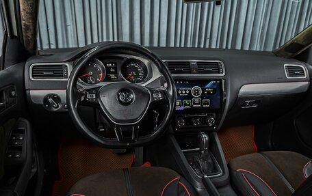 Volkswagen Jetta VI, 2018 год, 1 370 000 рублей, 6 фотография