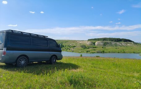 Nissan Caravan IV, 2002 год, 950 000 рублей, 2 фотография